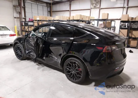 2022 Tesla Model Y Long Range Dual Motor All-Wheel Drive z USA, uszkodzony, nr VIN 7SAYGAEE4NF515913